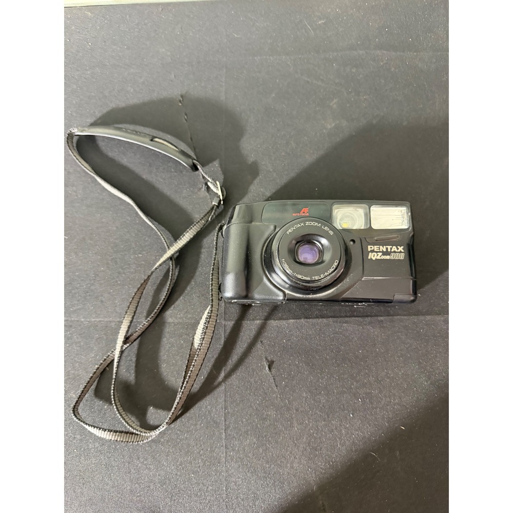 Pentax IQZoom 900 Film Camera 35mm Black EUC 38-90mm Tele-Macro Zoom Lens
